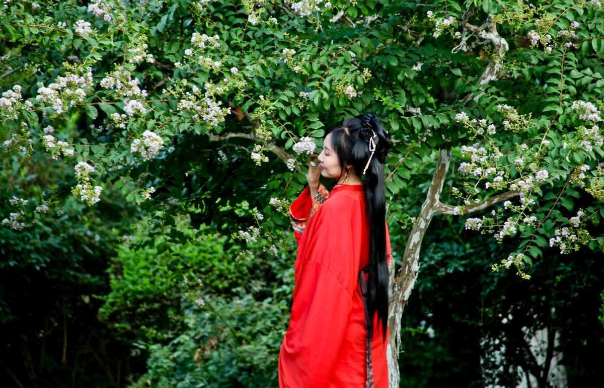 明湖傍晚——景美人更美