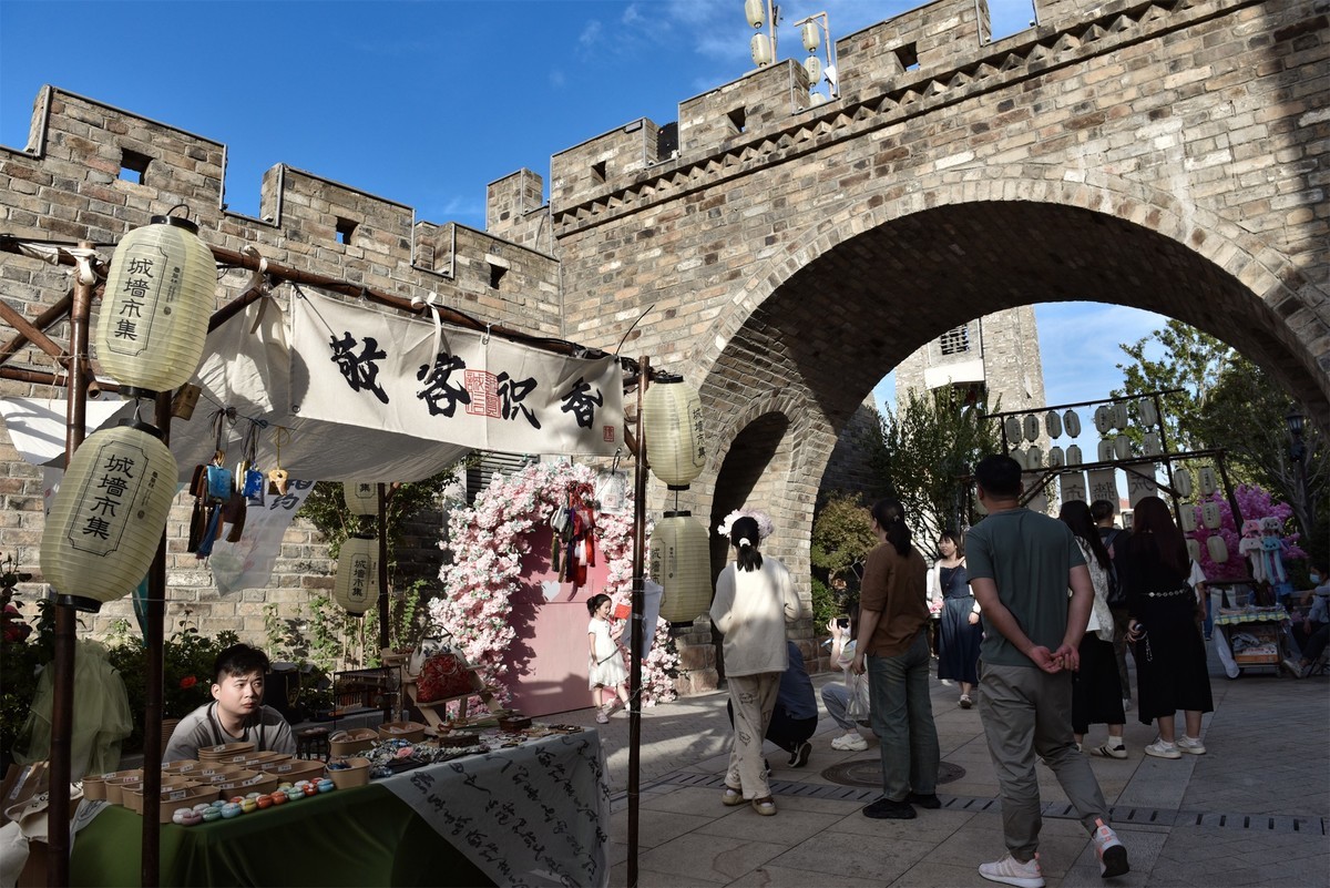 游览昙华林新城墙区