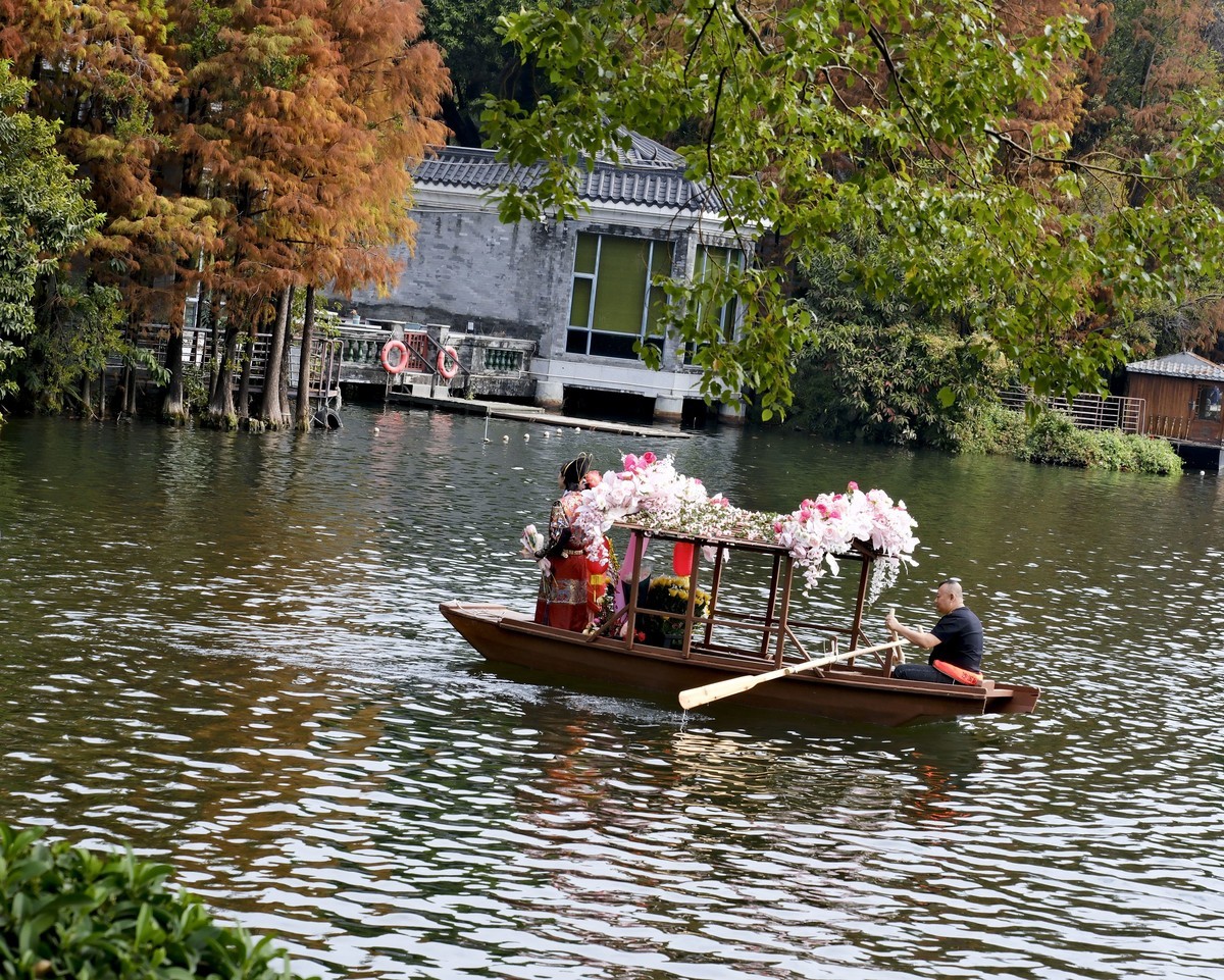 荔湾湖花船游 (三)