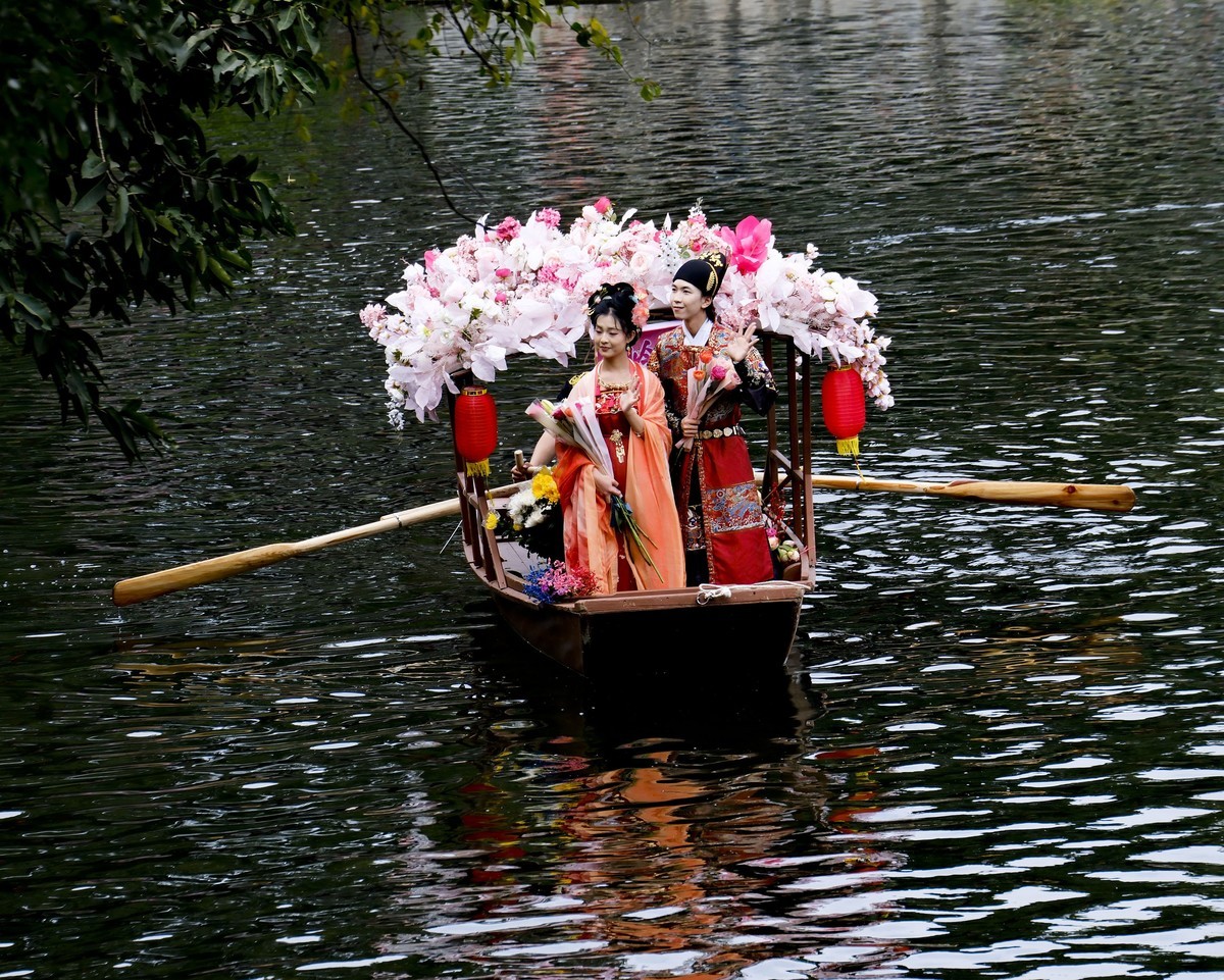 荔湾湖花船游 (三)