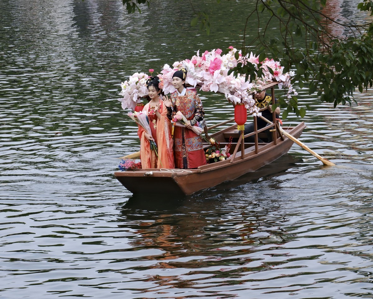 荔湾湖花船游 (三)