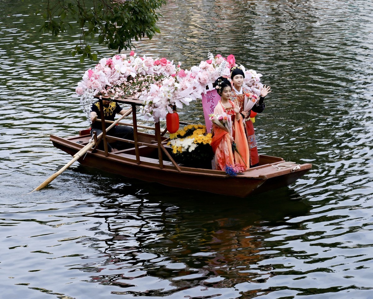 荔湾湖花船游 (三)