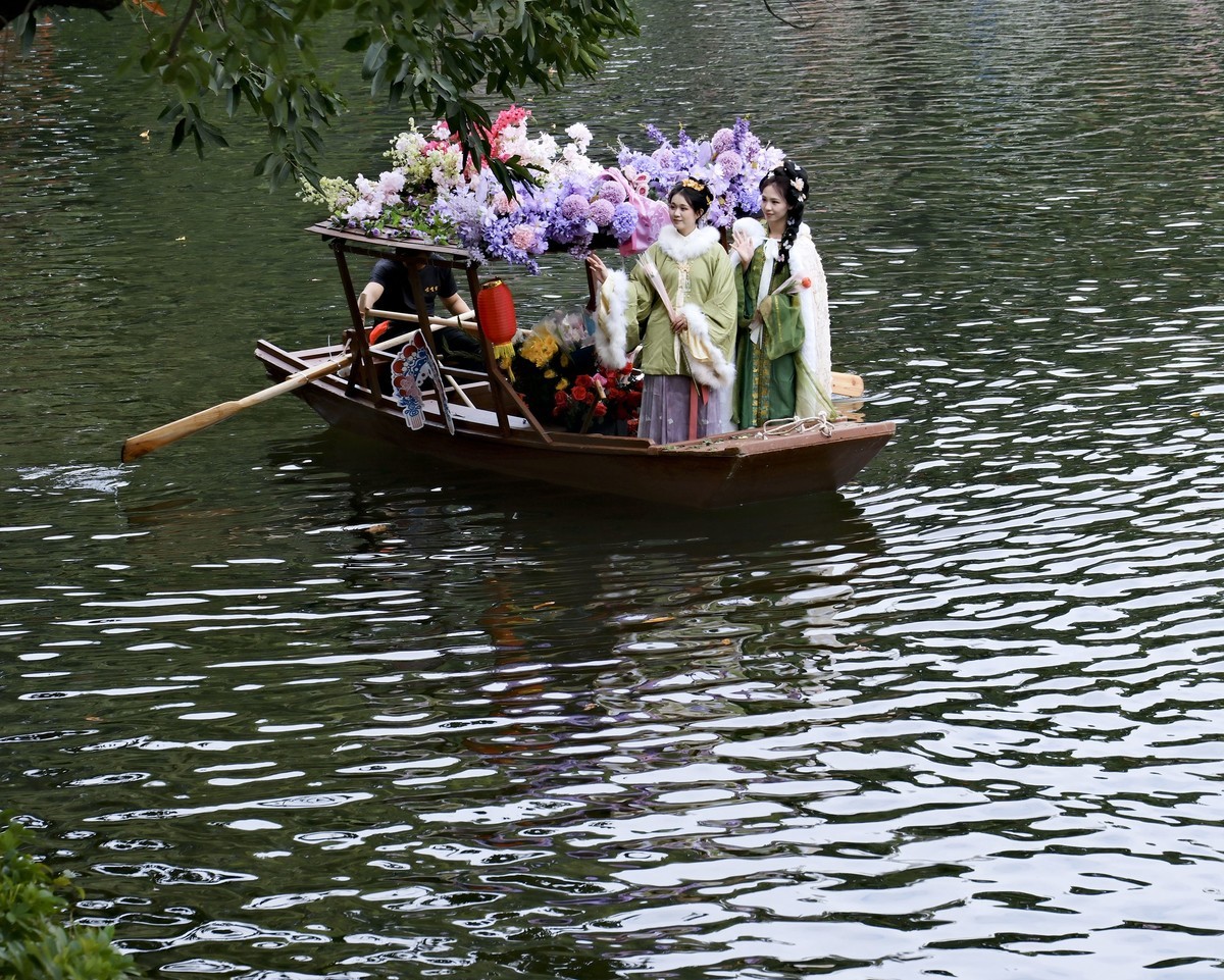 荔湾湖花船游 (三)