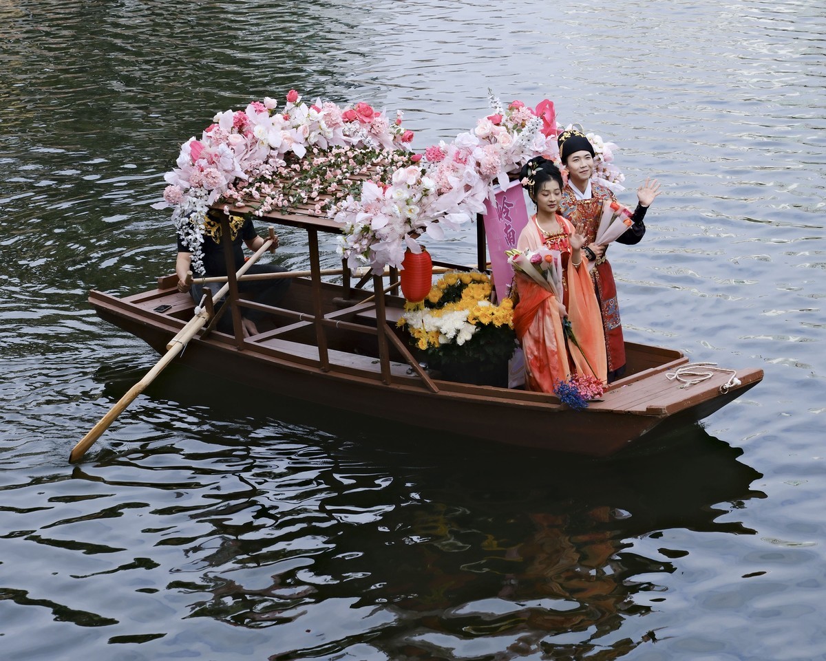 荔湾湖花船游 (三)