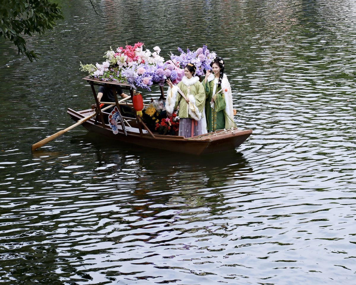 荔湾湖花船游 (三)