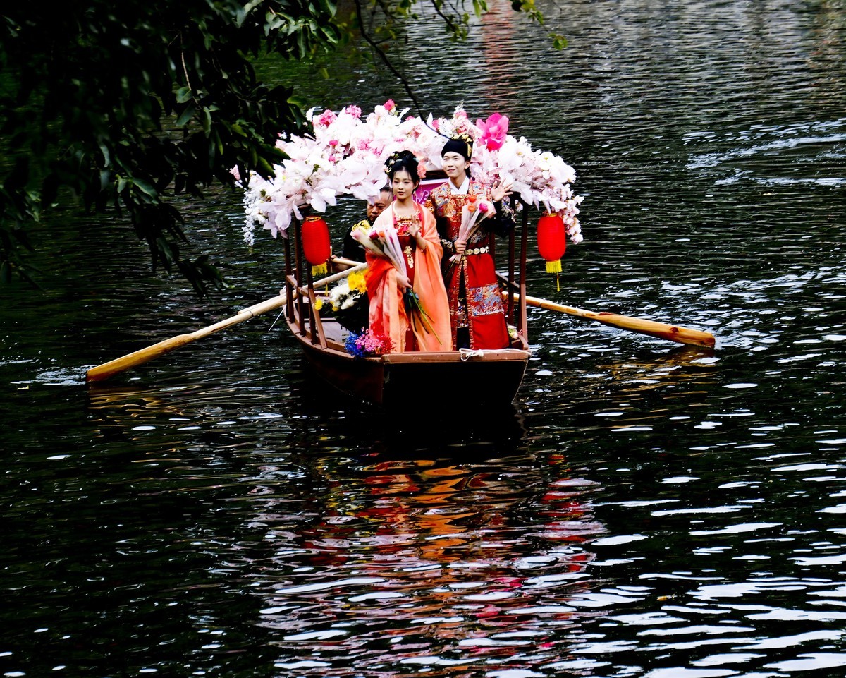 荔湾湖花船游 (三)