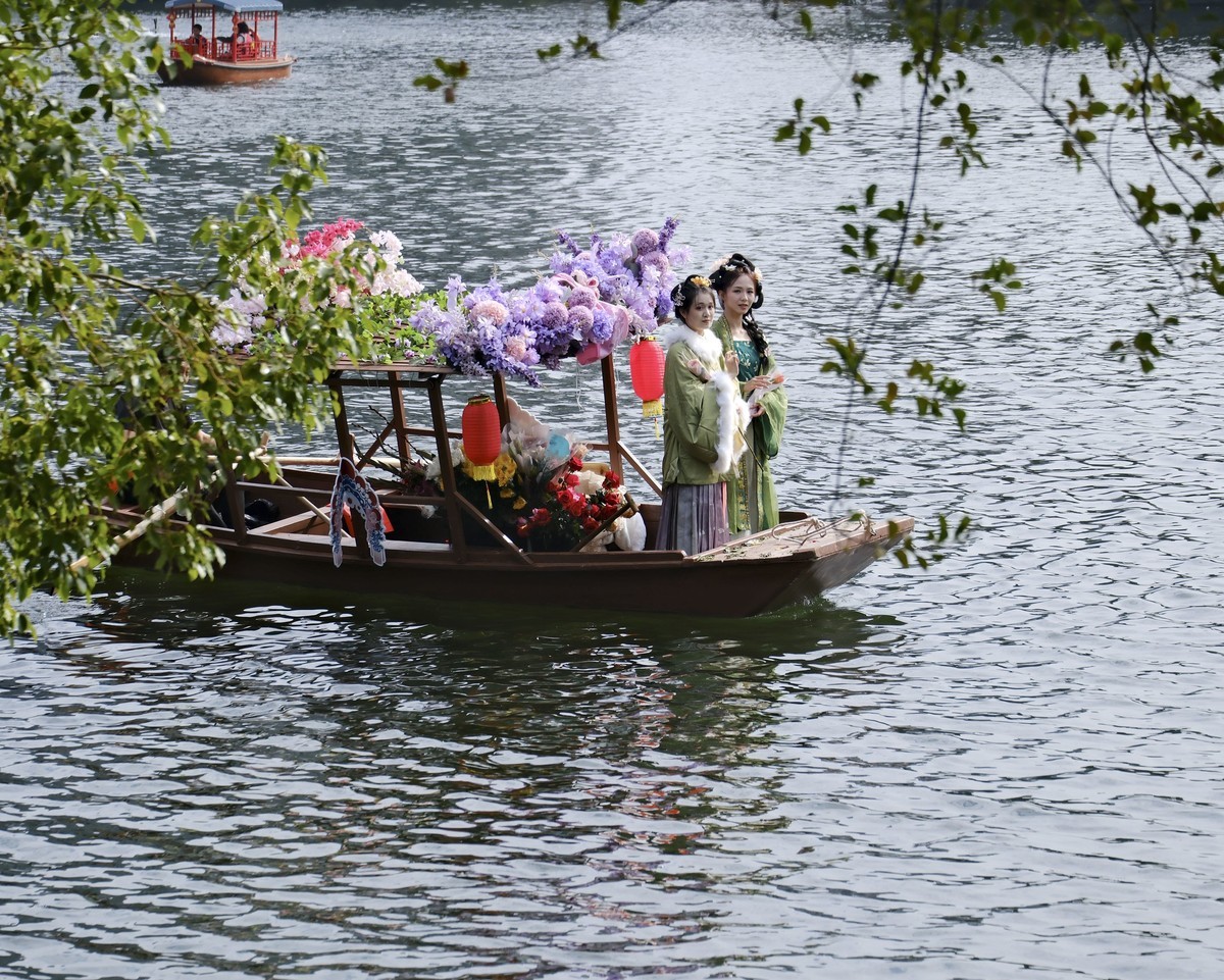 荔湾湖花船游 (三)