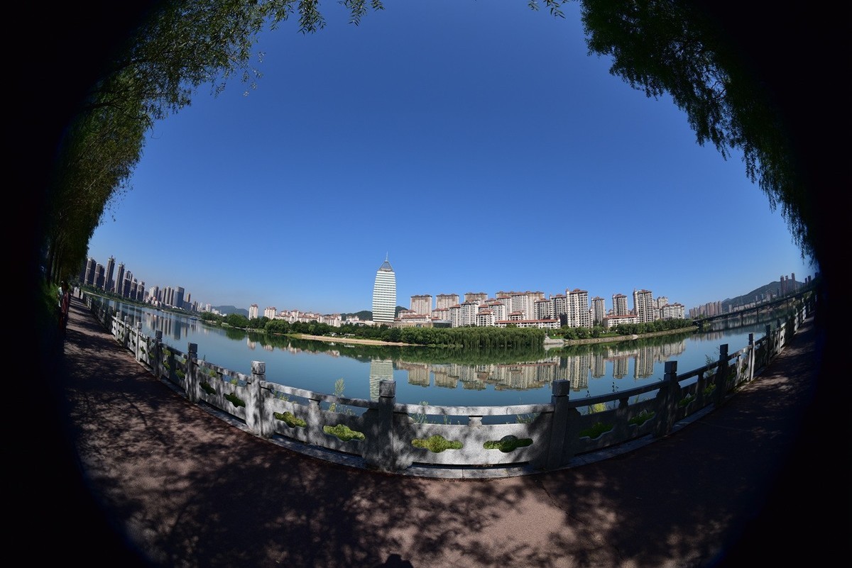 花园山和太子河，鱼眼拍摄。