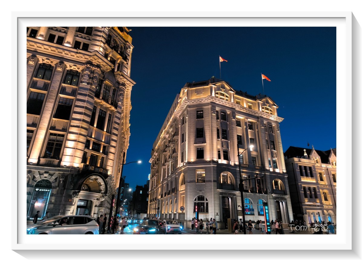 手机版·上海外滩璀璨而迷离