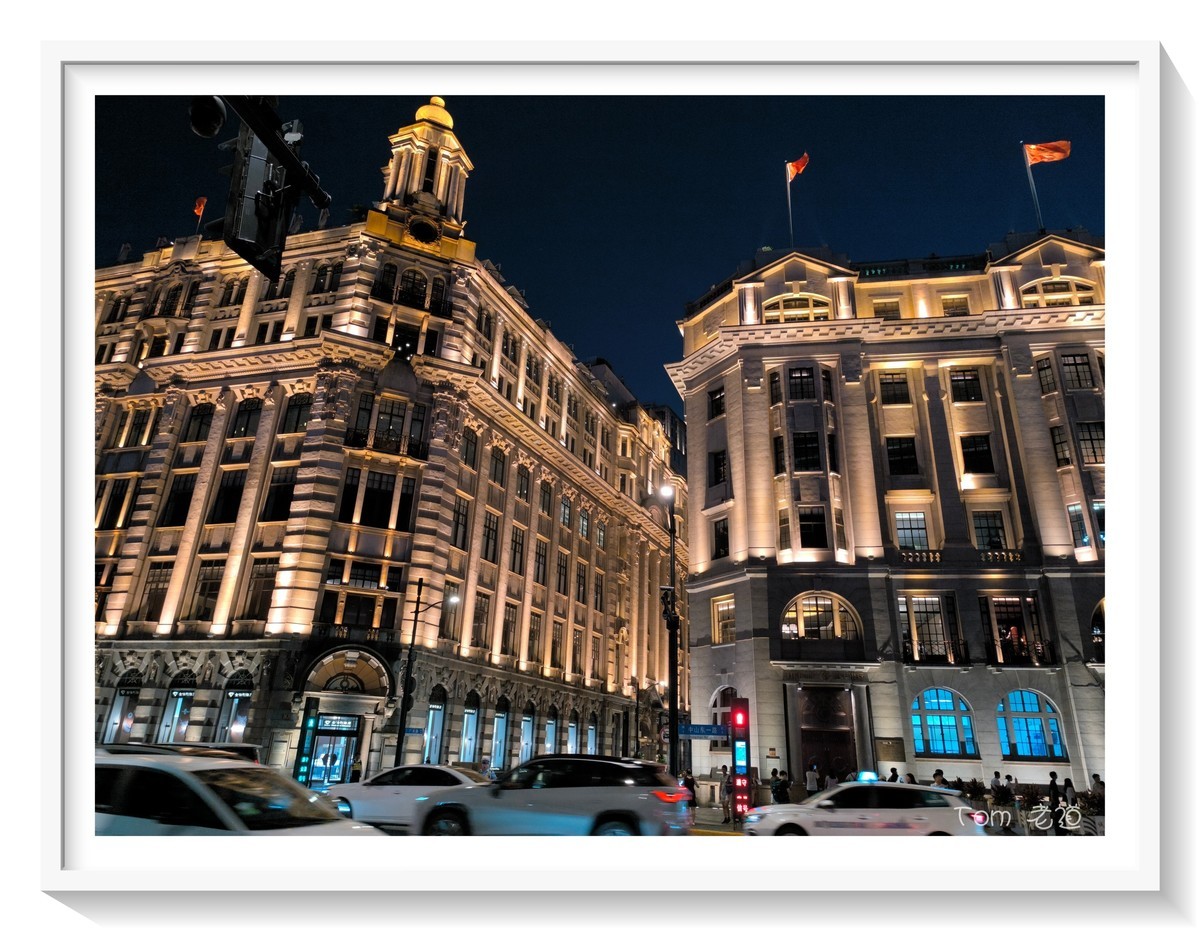 手机版·上海外滩璀璨而迷离