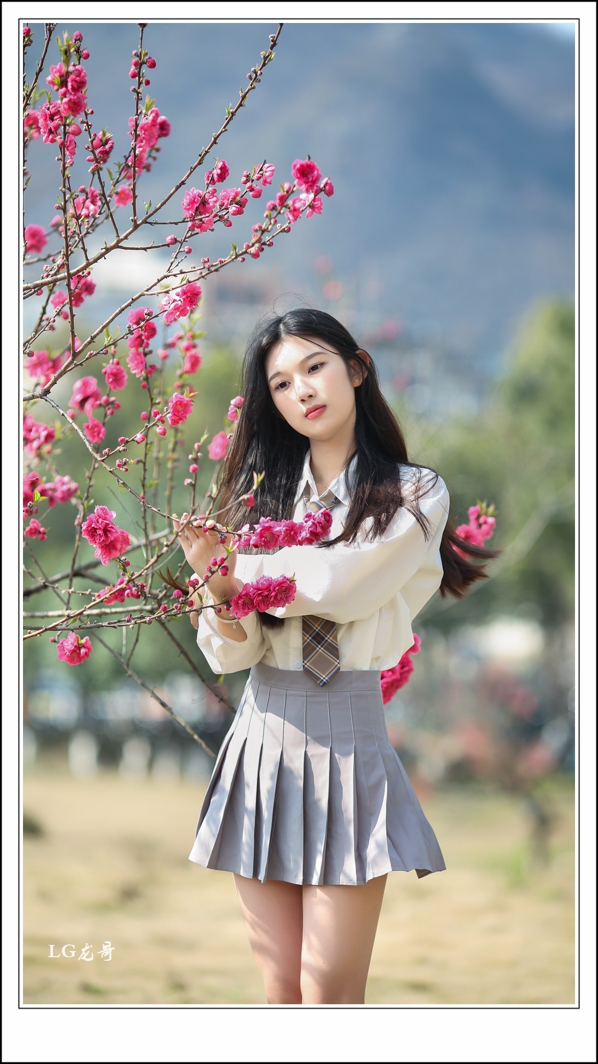 《春满校园系列》之五-----欣欣