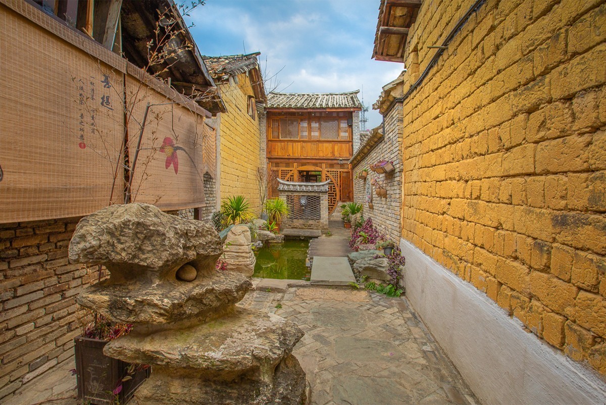 2025-03-31云南保山青龙街（一）