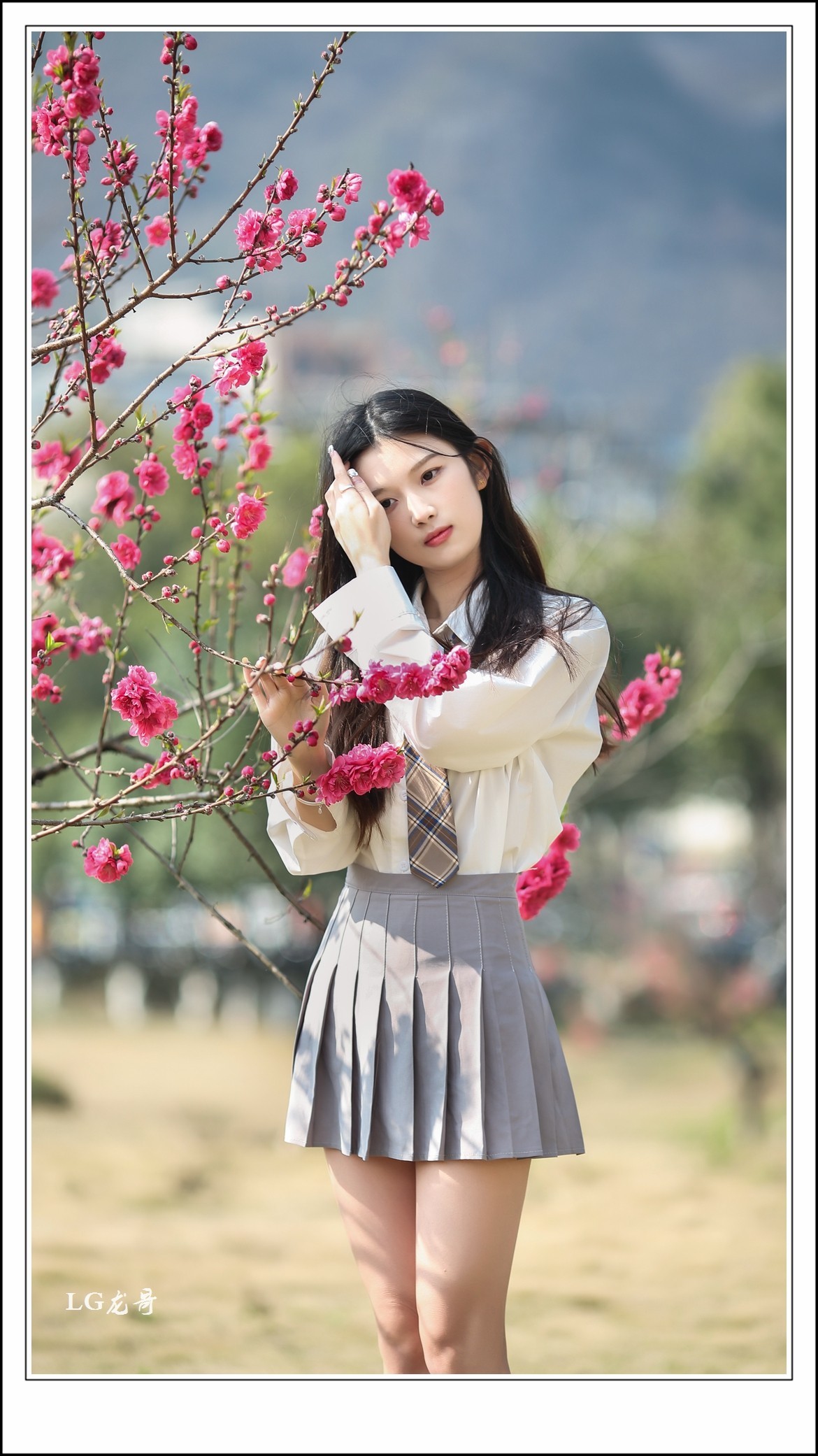 《春满校园系列》之五-----欣欣