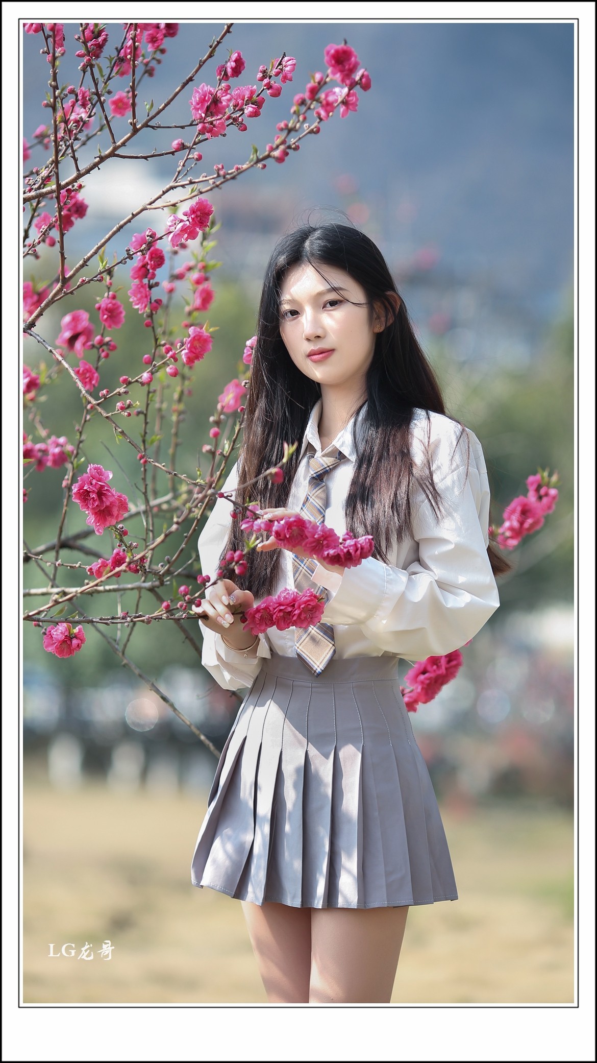 《春满校园系列》之五-----欣欣