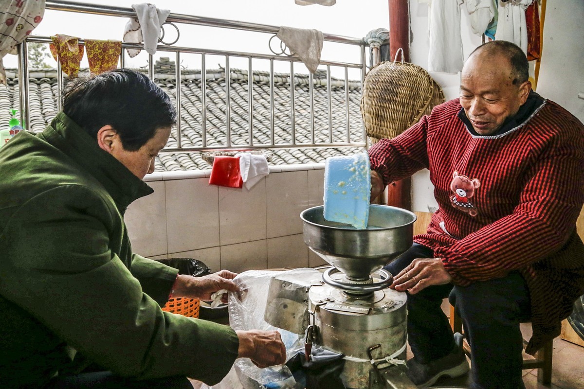 董伟跃《卖豆花的张哥》