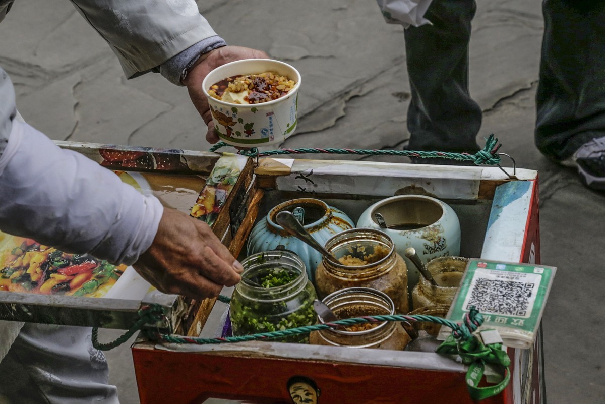 董伟跃《卖豆花的张哥》