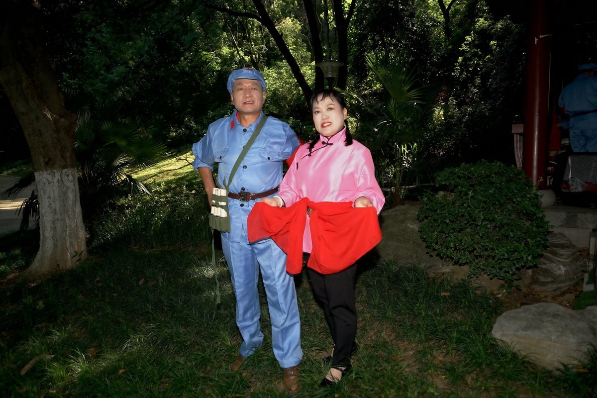 环境人像---表演红军情景的剧照！