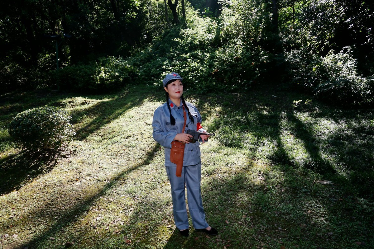 环境人像---表演红军情景的剧照！