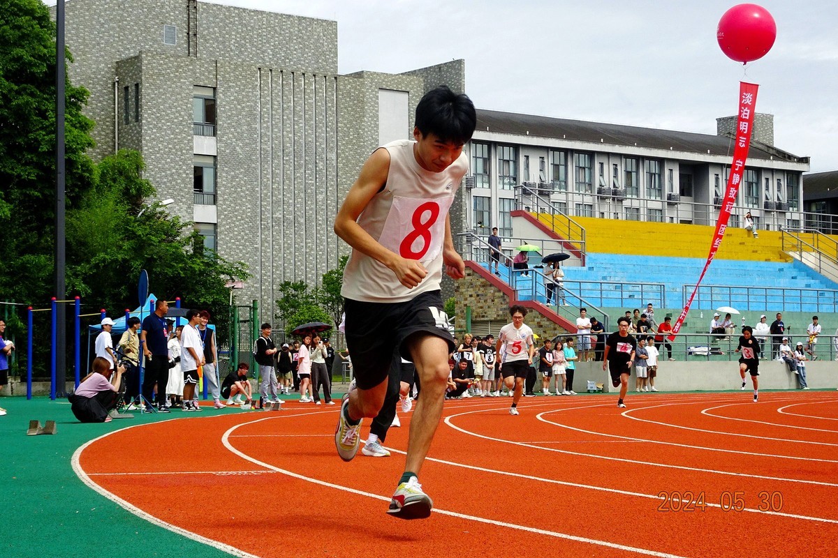 运动场上见英雄