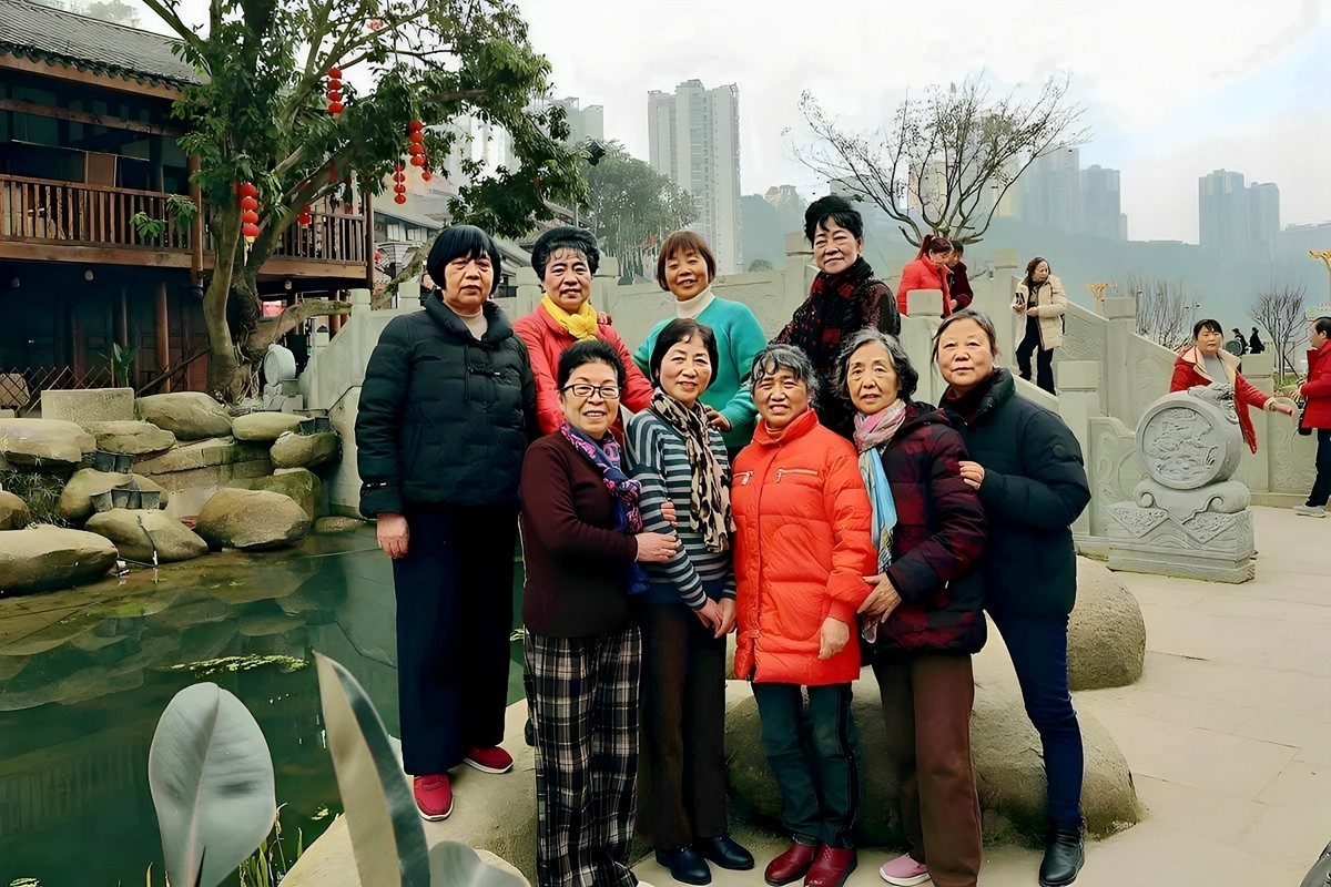 老姐妹们逛沿口古镇