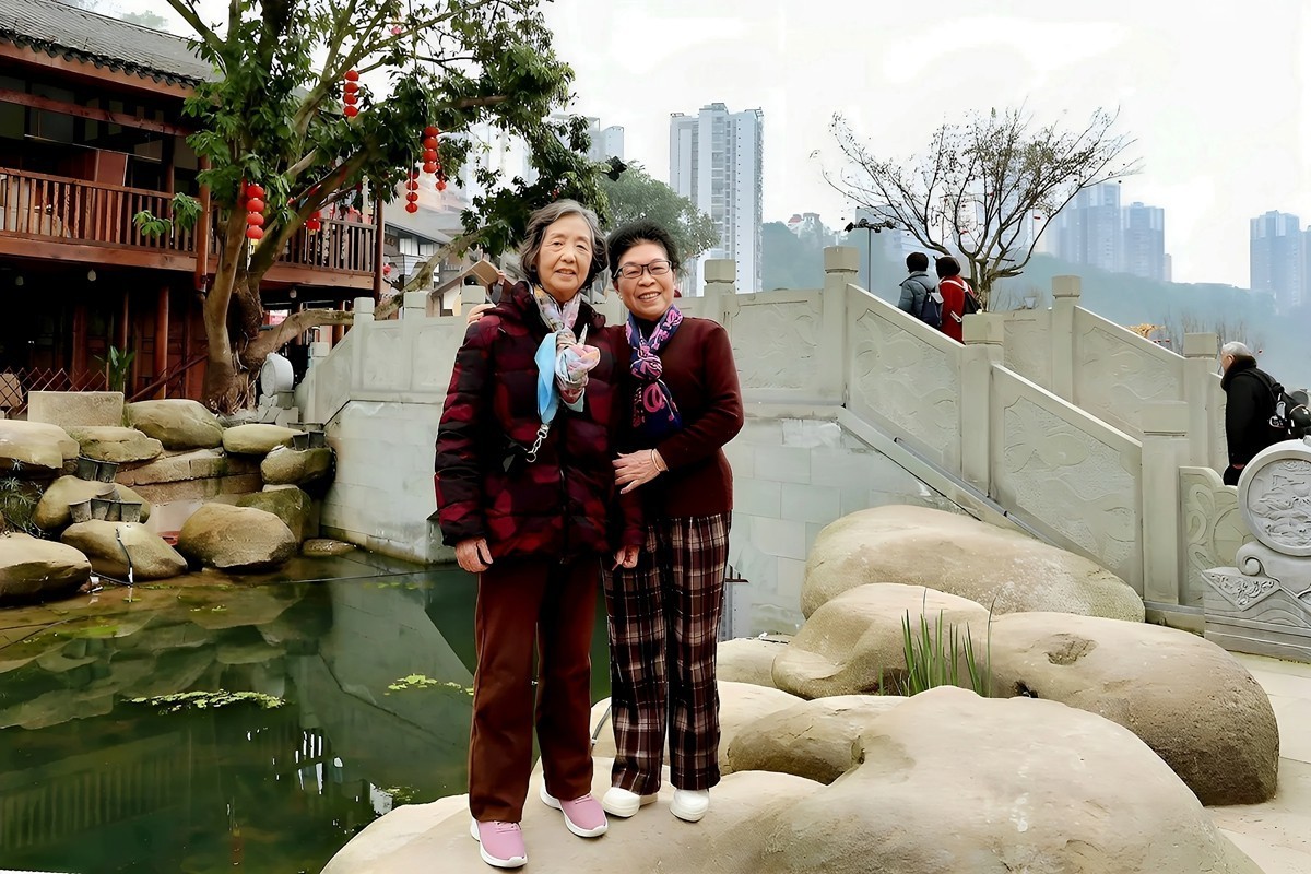 老姐妹们逛沿口古镇