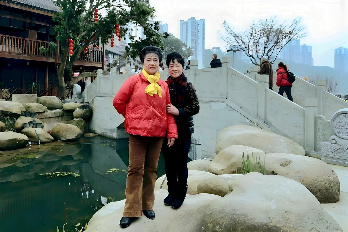 老姐妹们逛沿口古镇