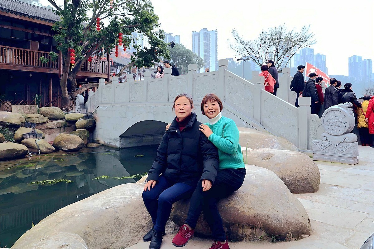 老姐妹们逛沿口古镇