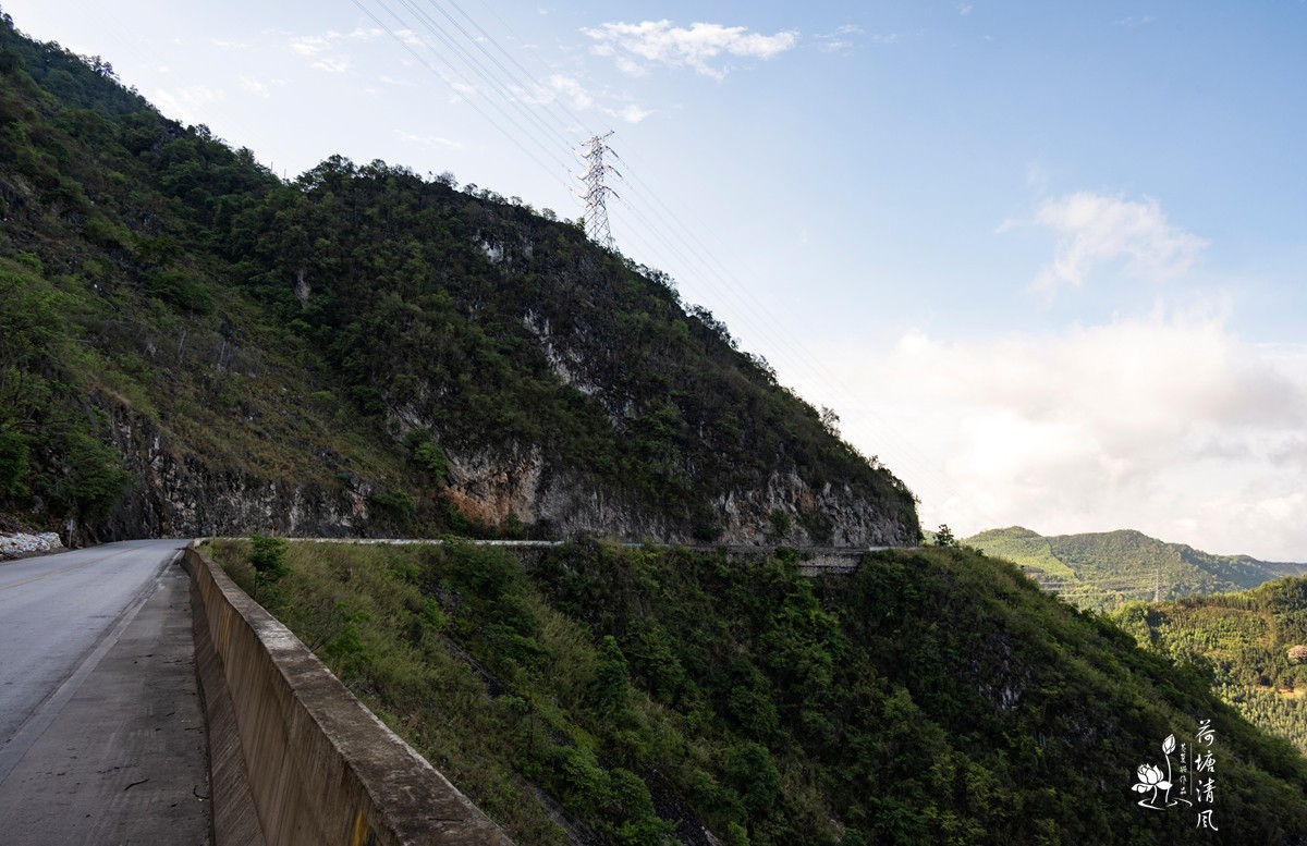 324国道，岩杯段沿途风光。