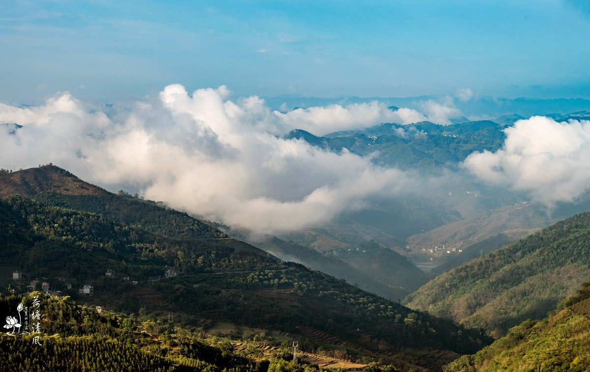 324国道，岩杯段沿途风光。
