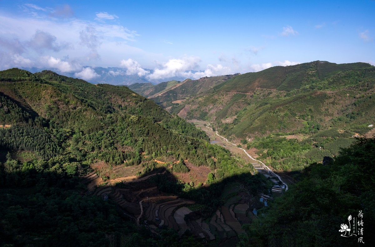 324国道，岩杯段沿途风光。