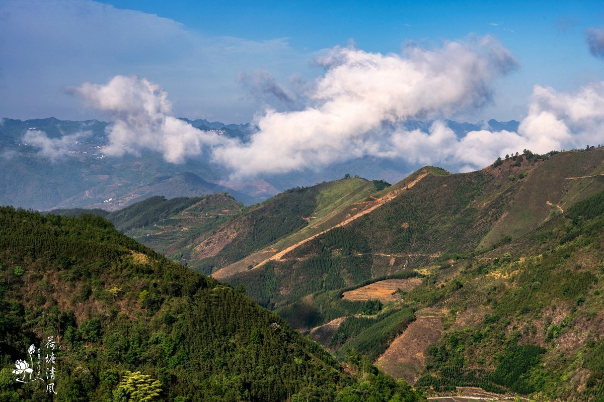 324国道，岩杯段沿途风光。