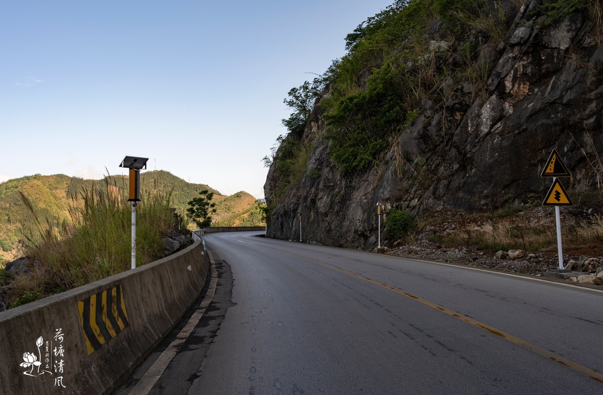 324国道，岩杯段沿途风光。