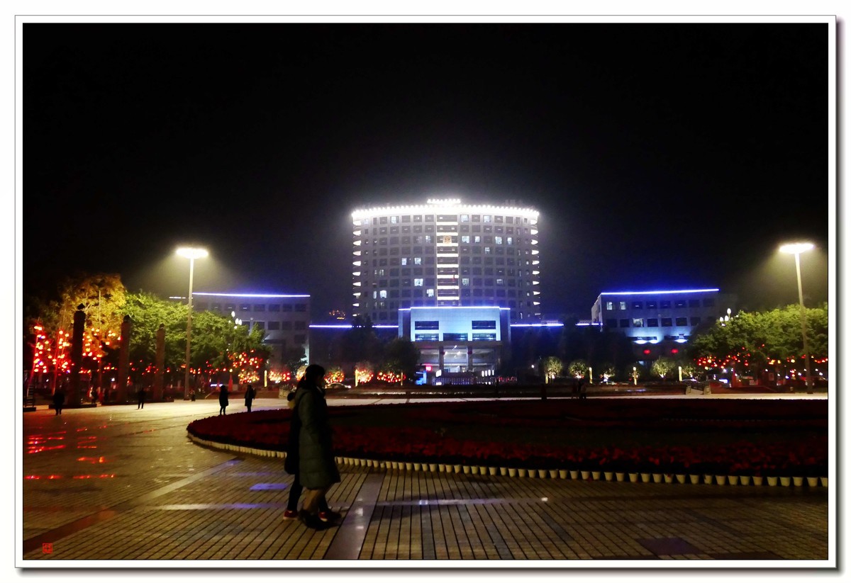 看灯饰---给大伙拜年啦！