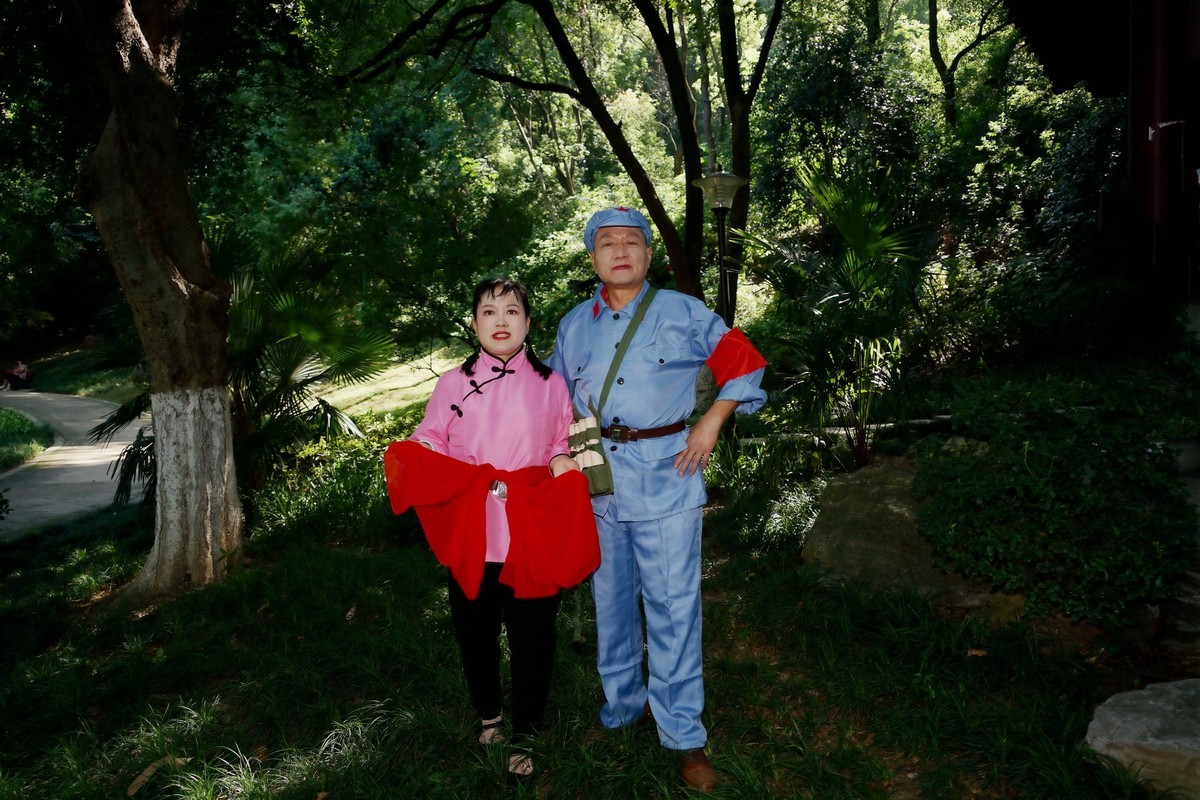 环境人像---表演红军情景的剧照！