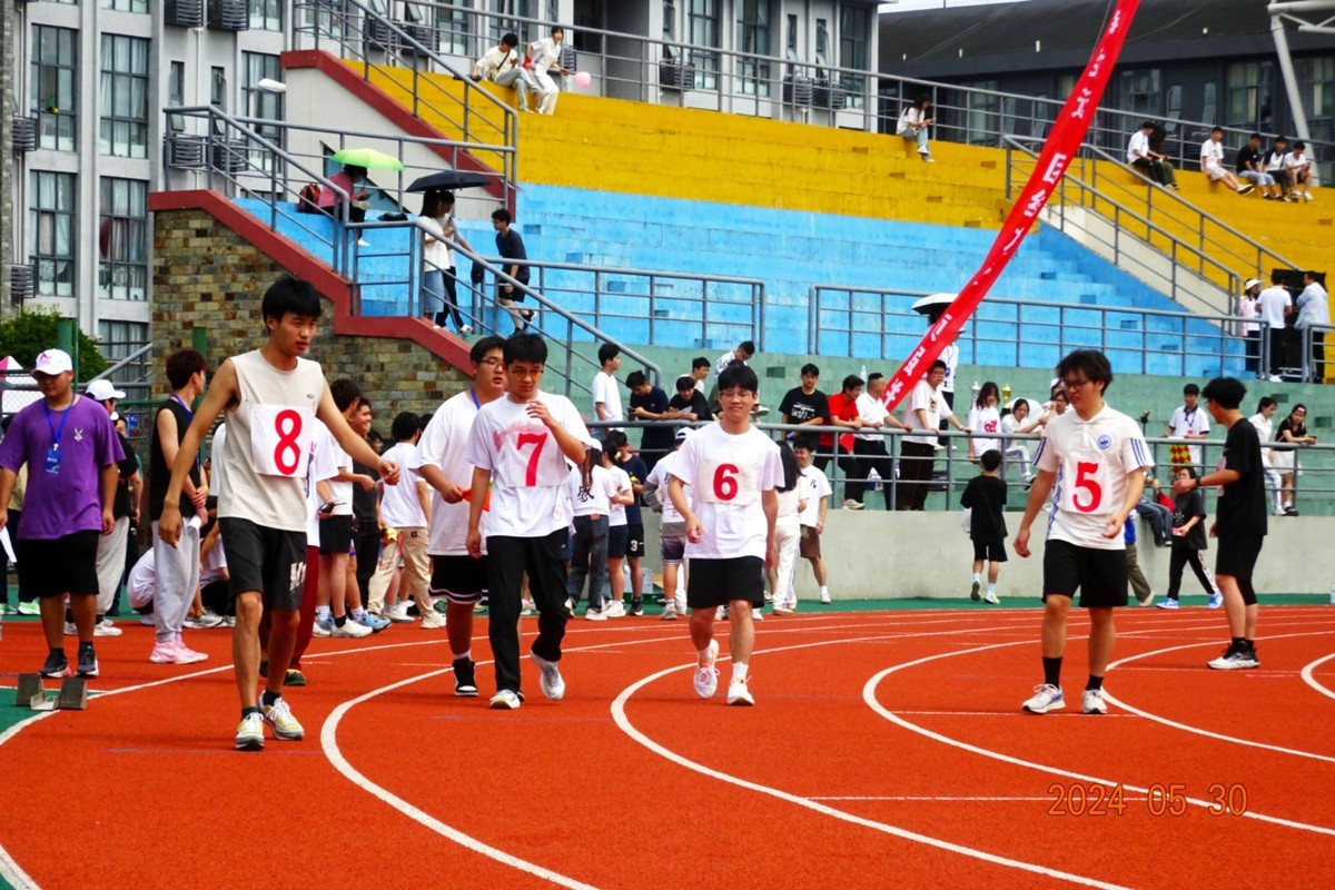 运动场上见英雄