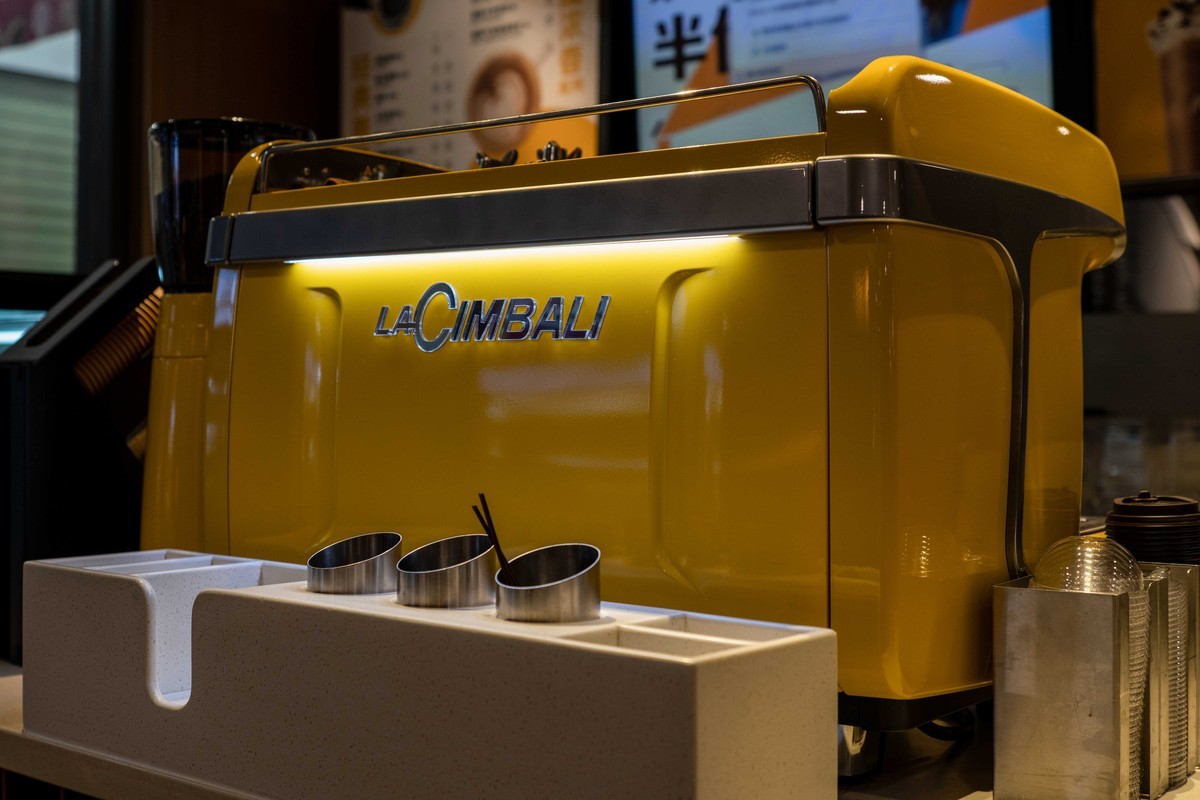 a7Rm4+转接Contax 645-45mm F2.8 ( 夜拍试镜 )