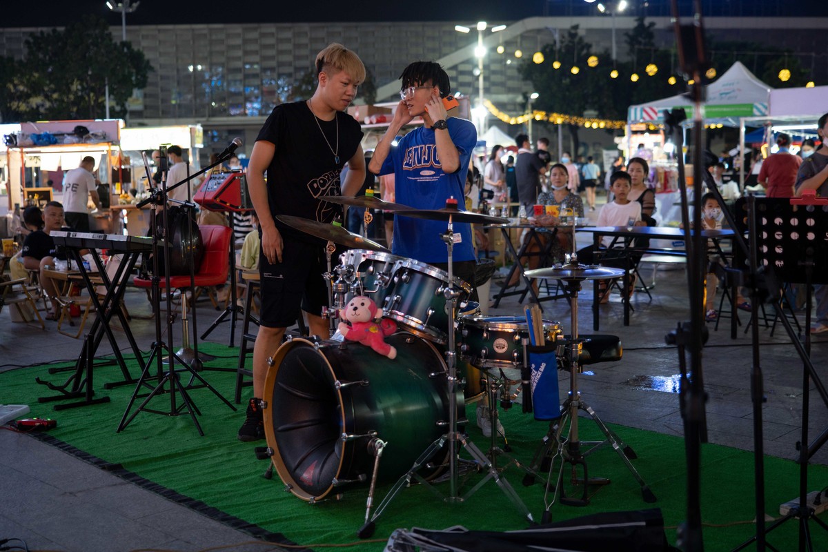 a7Rm4+转接Contax 645-45mm F2.8 ( 夜拍试镜 )