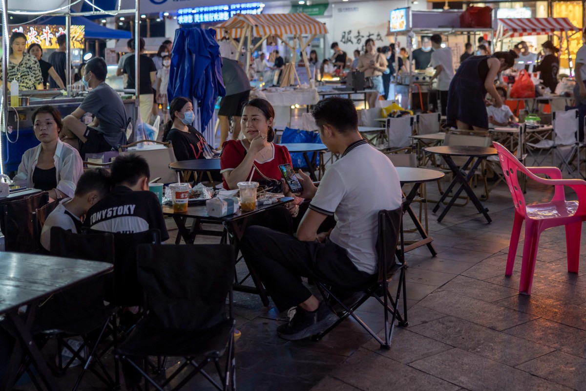 a7Rm4+转接Contax 645-45mm F2.8 ( 夜拍试镜 )