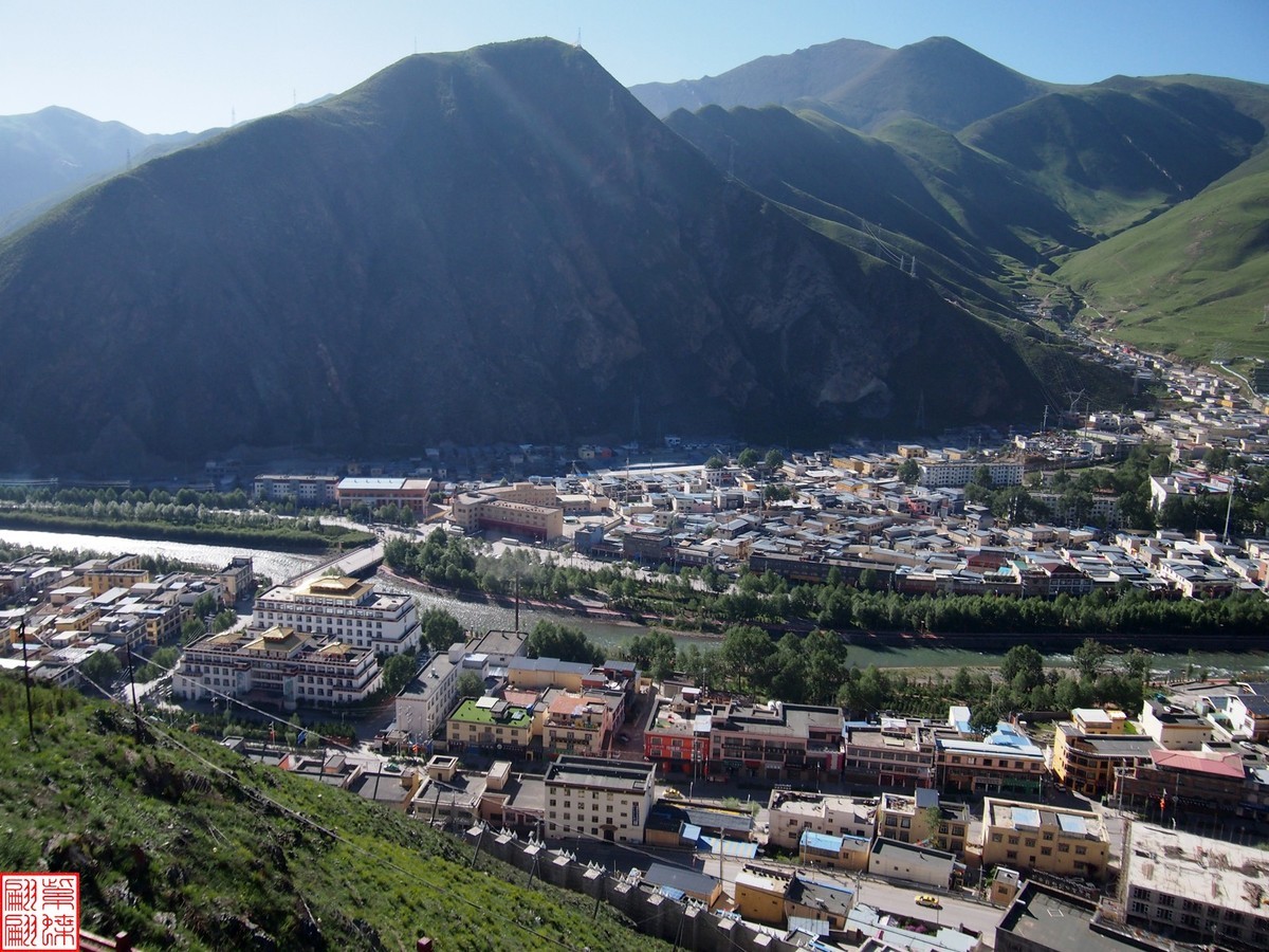 灾后重建的玉树全景（1）