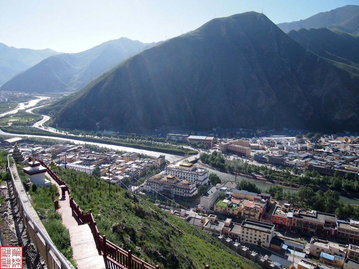 灾后重建的玉树全景（1）