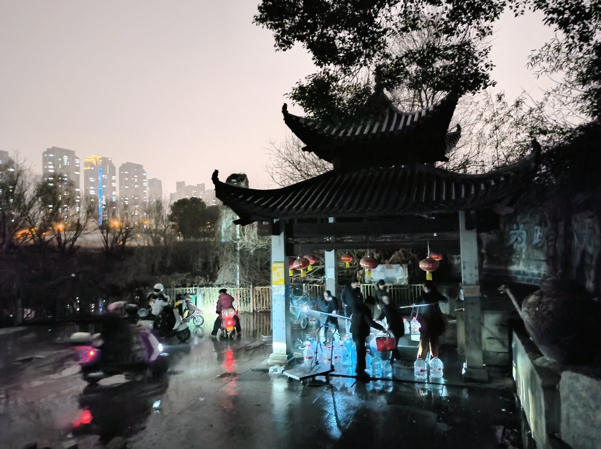 漫步星城 走街串巷（442）寒夜之东沙古井