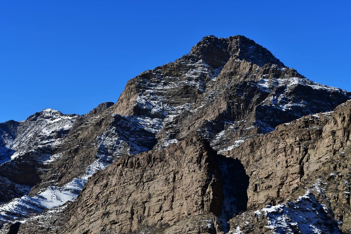 雪后去爬贺兰山