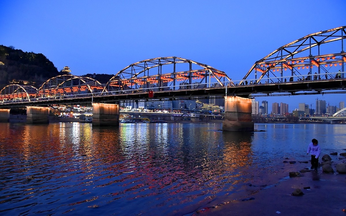 中山铁桥兰州年