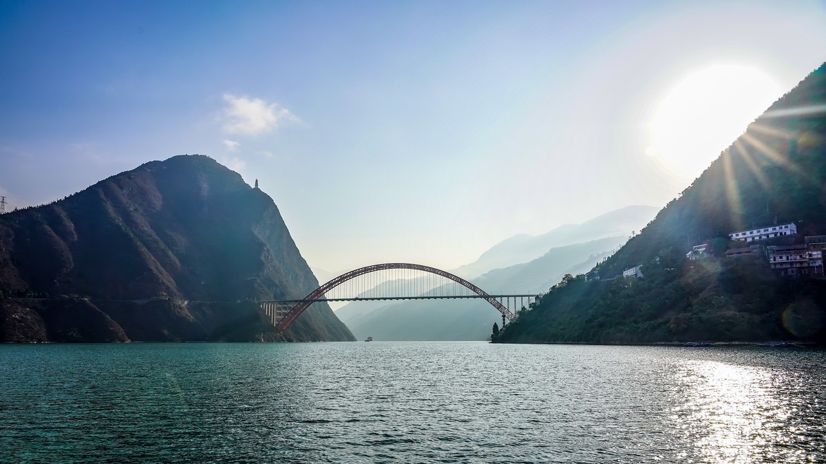 巫峡峡口賞巫山
