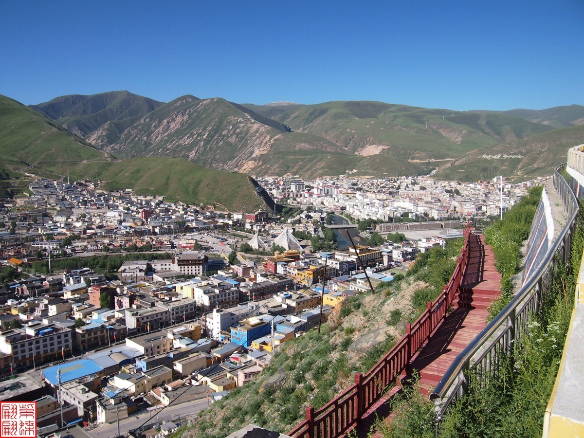 灾后重建的玉树全景（1）