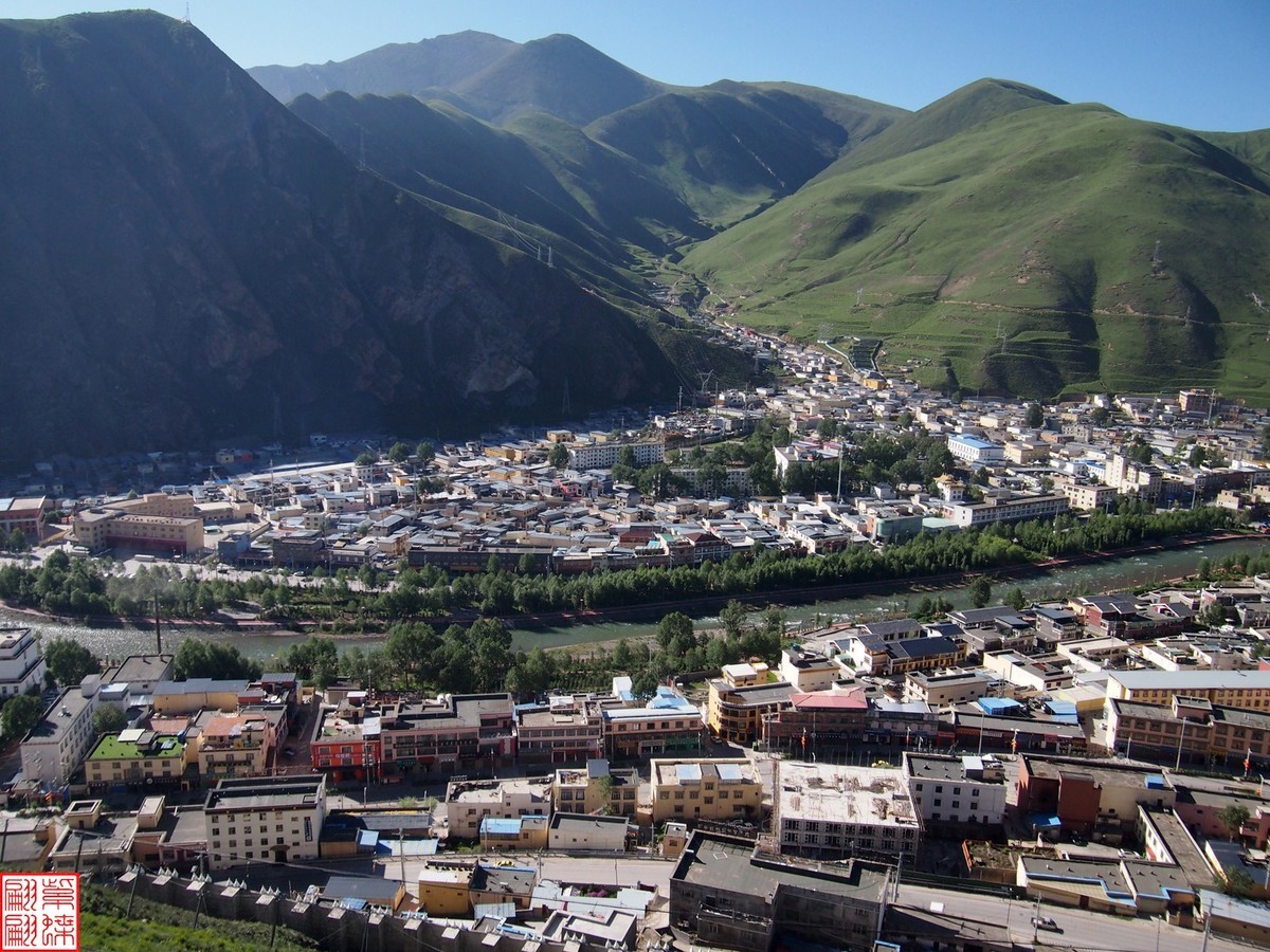 灾后重建的玉树全景（1）