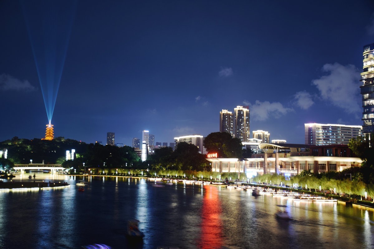 2023秋 广东行（23）叠滘龙舟披夜色