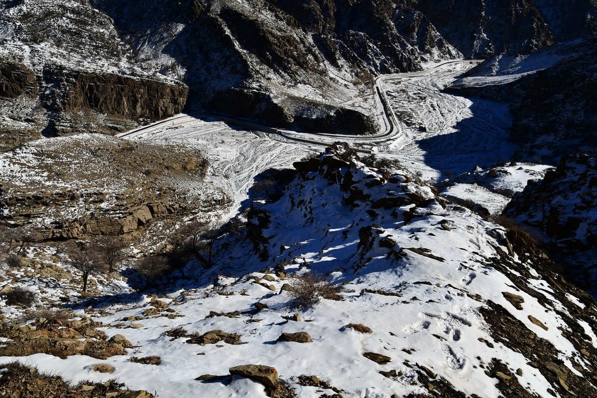 雪后去爬贺兰山