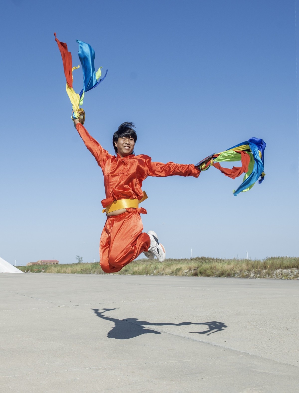 敲起鼓来扭秧歌