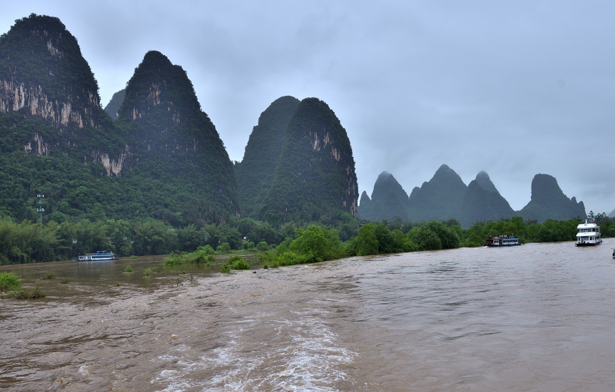 阴雨天的漓江山水8